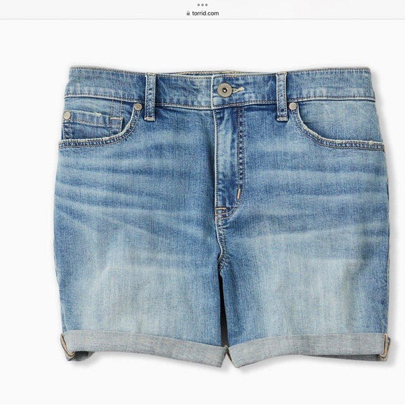 Torrid Plus Size 5-Inch Stretch Denim High-Rise Jean Shorts Size 14 - Picture 1 of 5